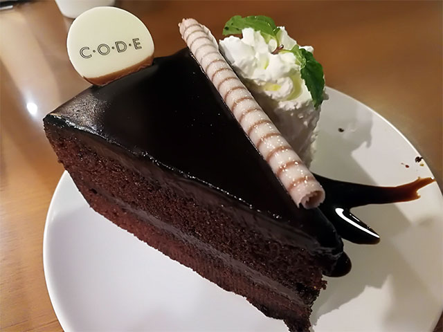 รีวิว-Work-Space-ที่นั่งทำงานพร้อม-WIFI-ฟรี!!-ที่ร้าน-C.O.D.E-คาเฟ่ขนมหวาน-@terminal21